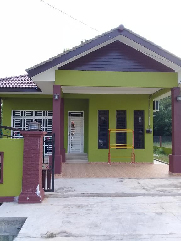 Mirza Homestay Marang Exterior photo