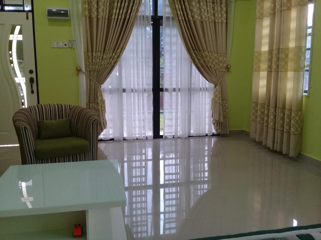 Mirza Homestay Marang Exterior photo